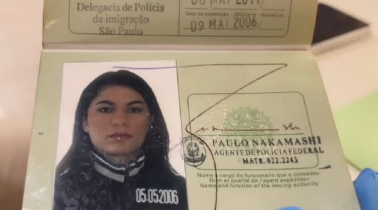 Passaporte de Eliza Samudio encontrado em estante de apartamento em Portugal