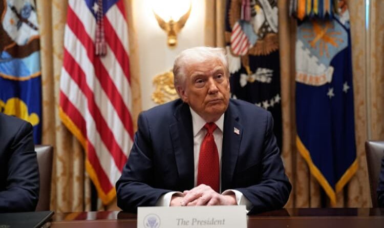 Donald Trump fala à imprensa após reunião com representantes da Otan sobre tarifas e Groenlândia